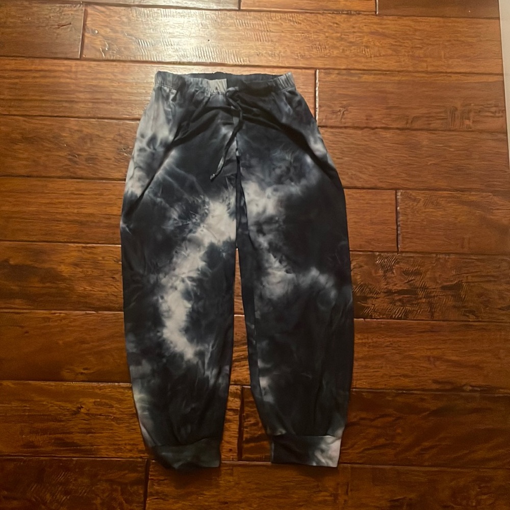 tie dye sweatpants!!